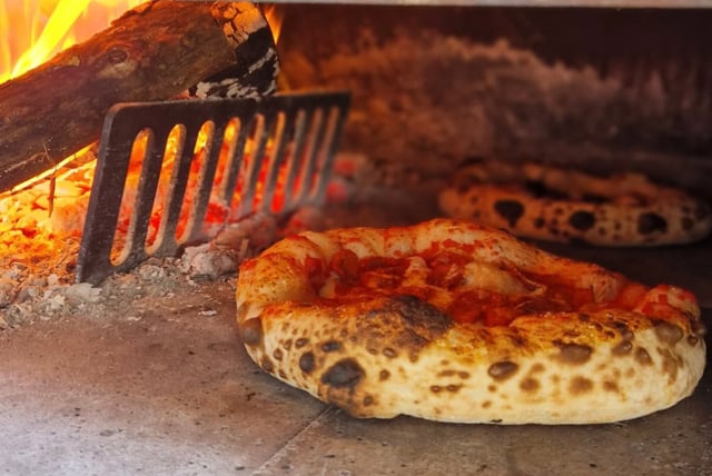 AKR Pizza